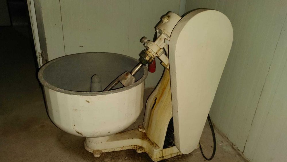 maquina rotativa de amassar  400€