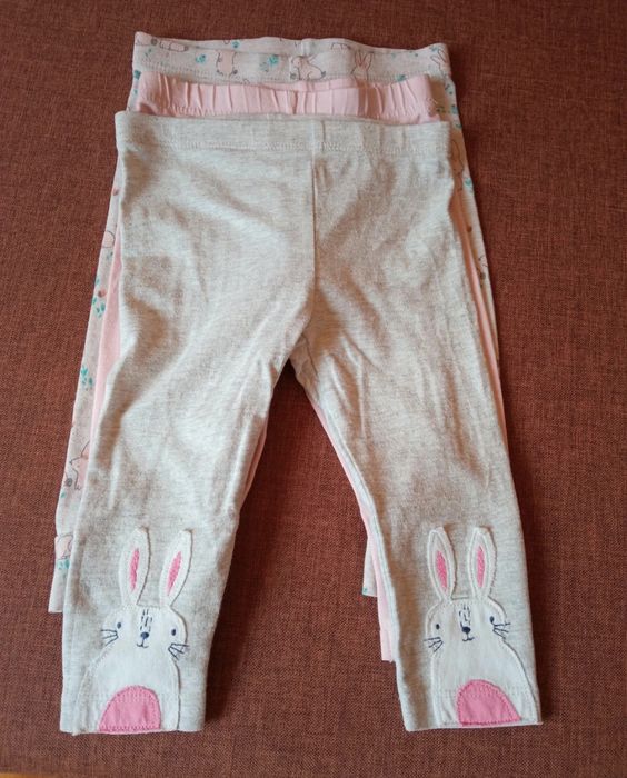 Zestaw 3 sztuk bawełnianych  leginsów rozmiar 74