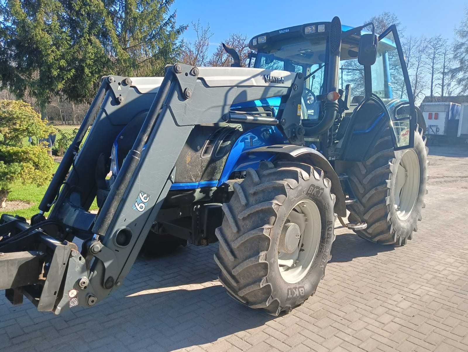 VALTRA T 133 HI TECH  Amortyzowana os/kabina  pneumatyka 167KM  53KM/H