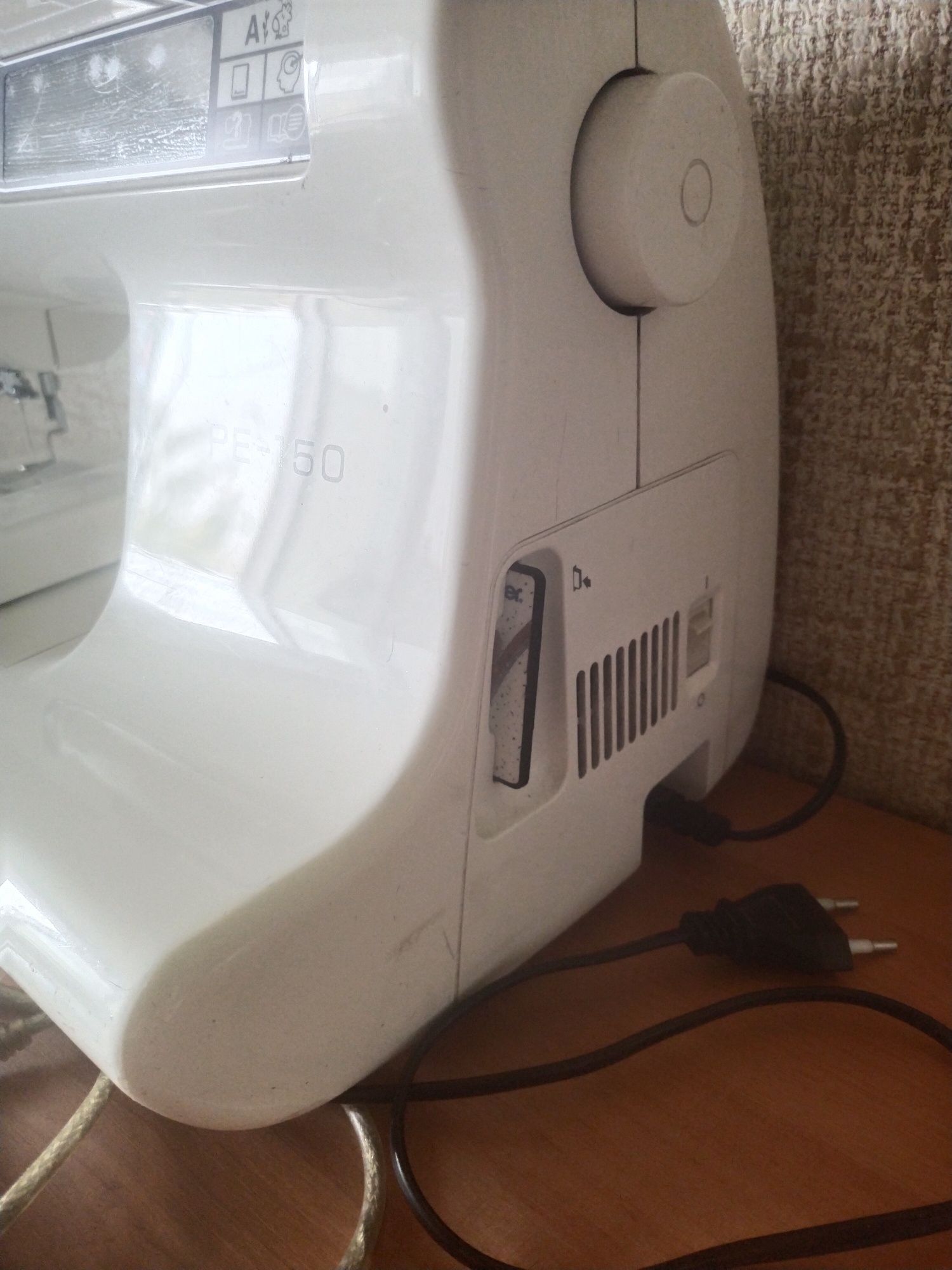 ПРОДАЖ Вишивальна машинка РЕ-150