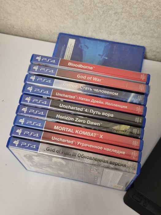 Playstation 4 Slim 1TB, 9 дисків