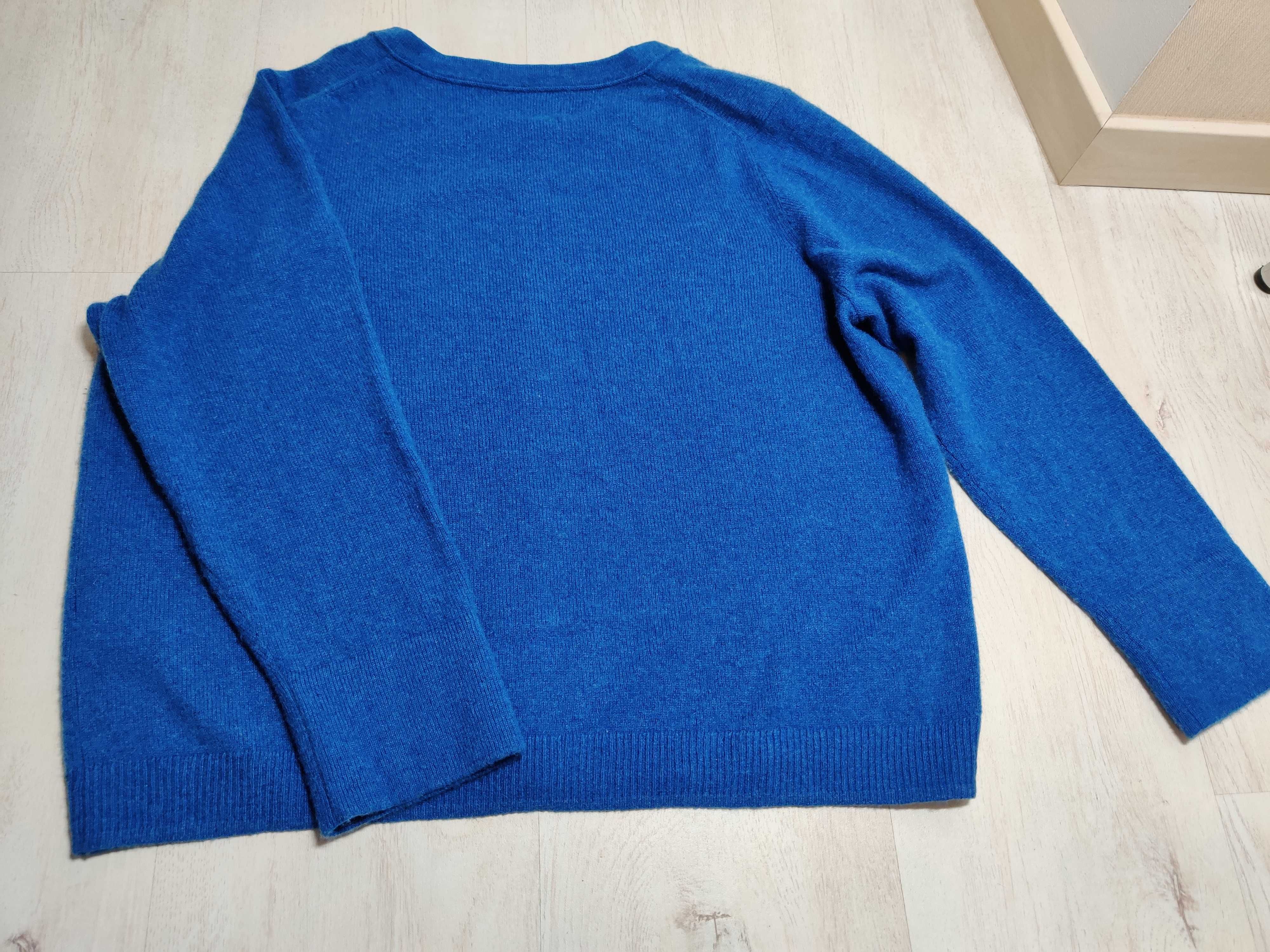 Продам кашемировый свитер, синего цвета, размер 16