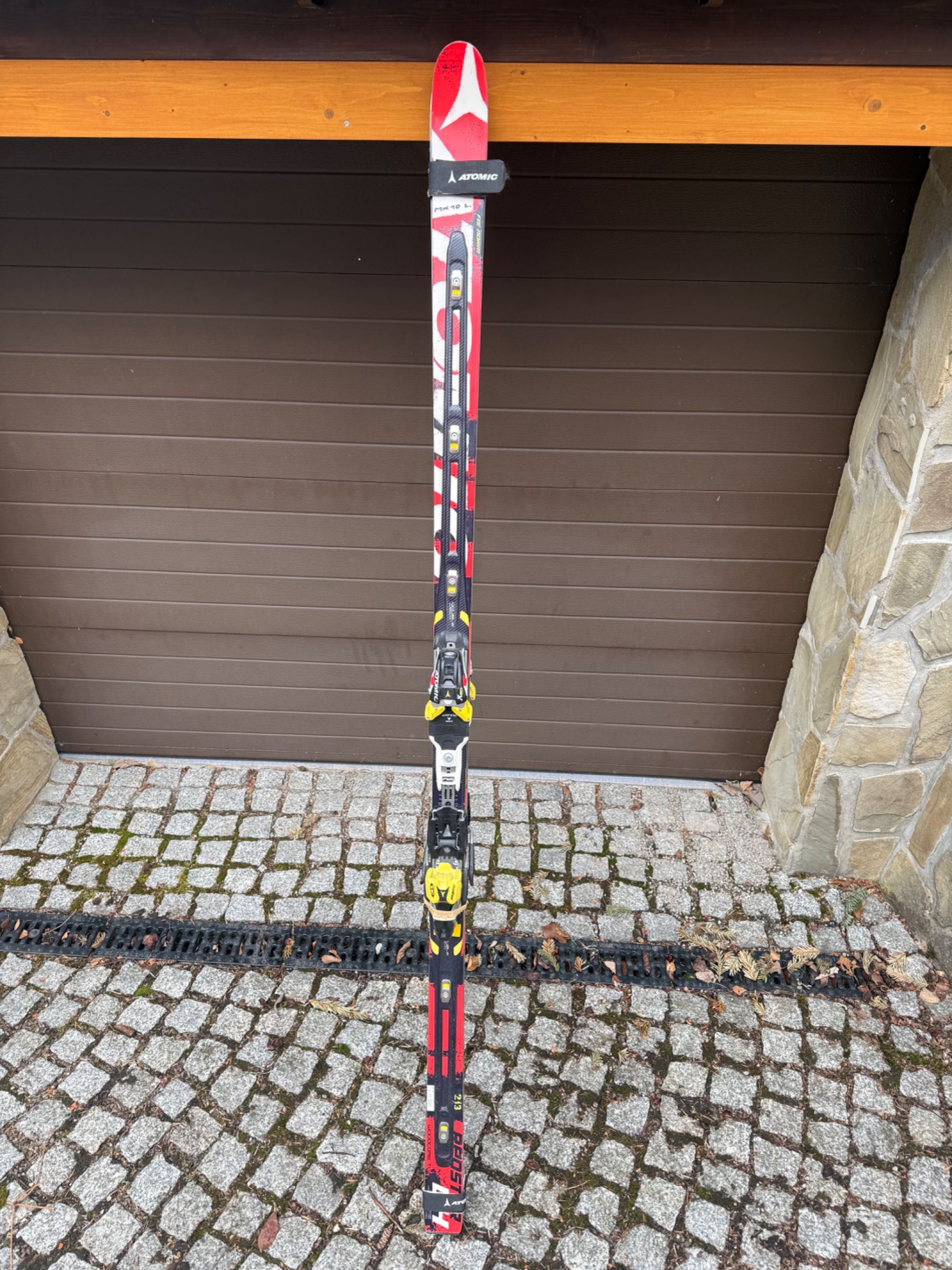Narty Atomic Redster. DH 213 cm