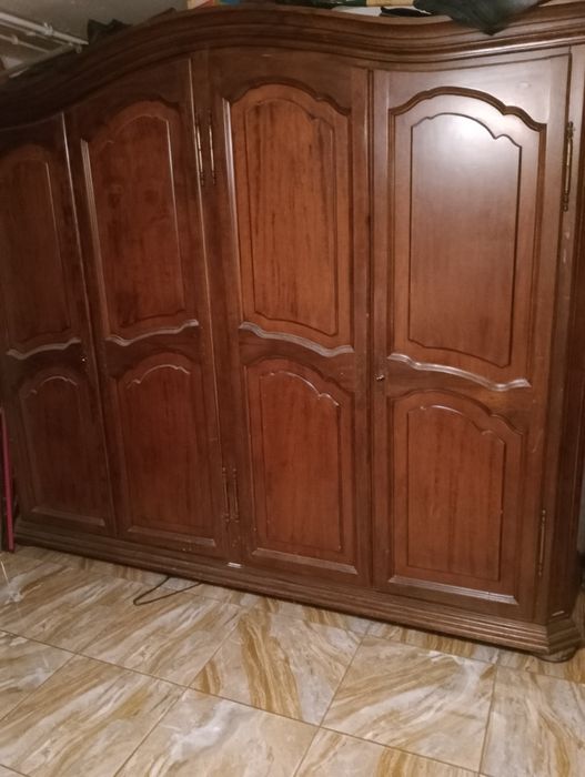 Piękna szafa 4 drzwiowa