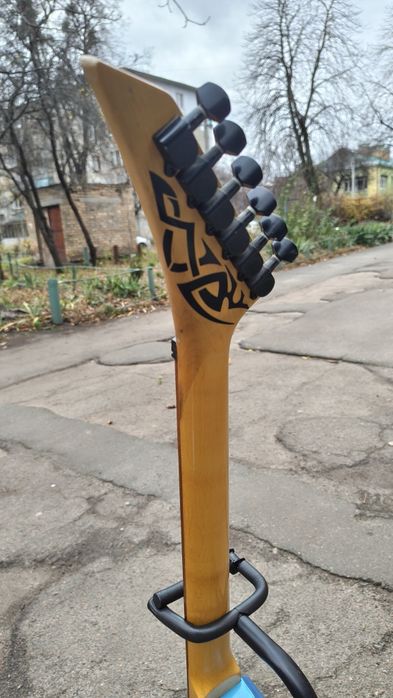 Електрогітара Conquest Flying V, floyd-брідж 2 хамбакера