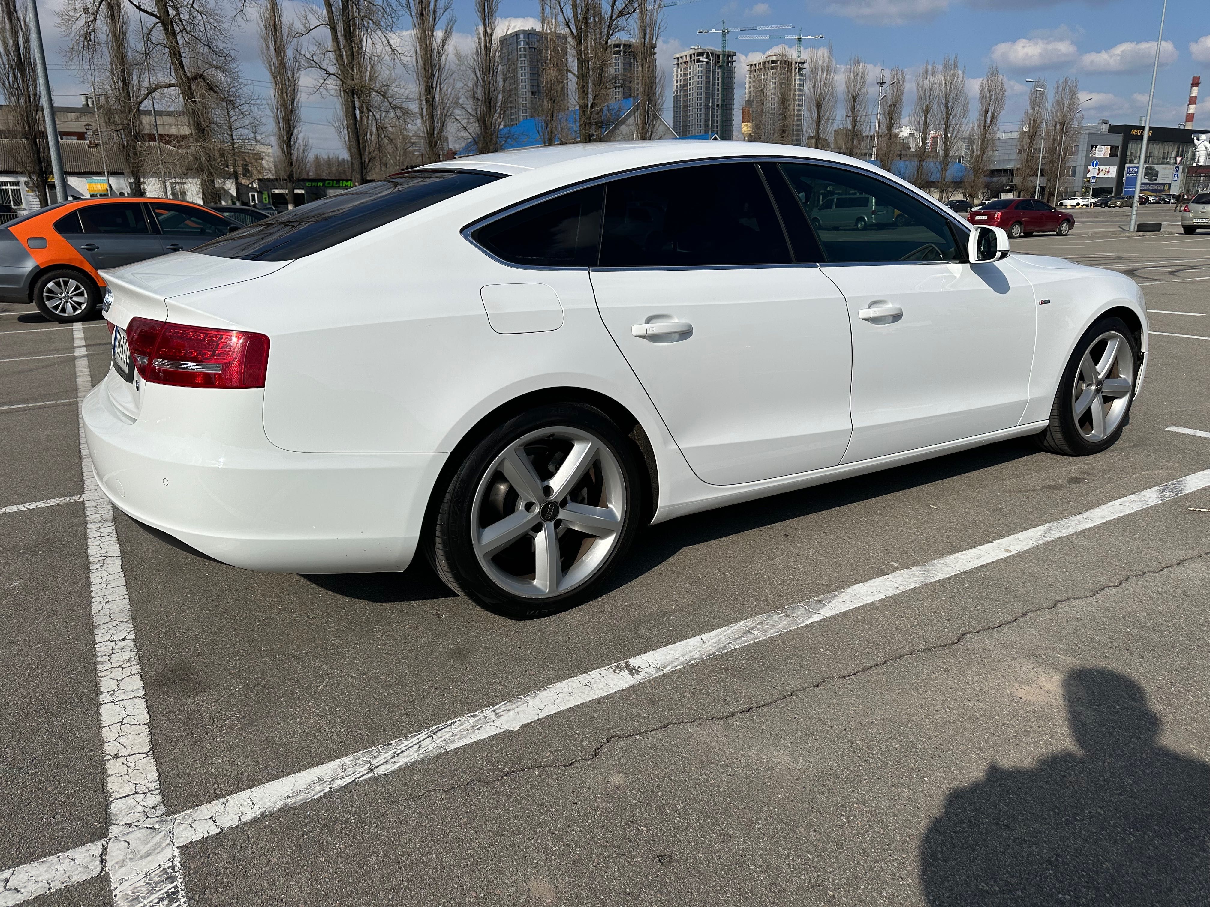 AUDI A5 2011 Дизель 2.0   5 Дверей