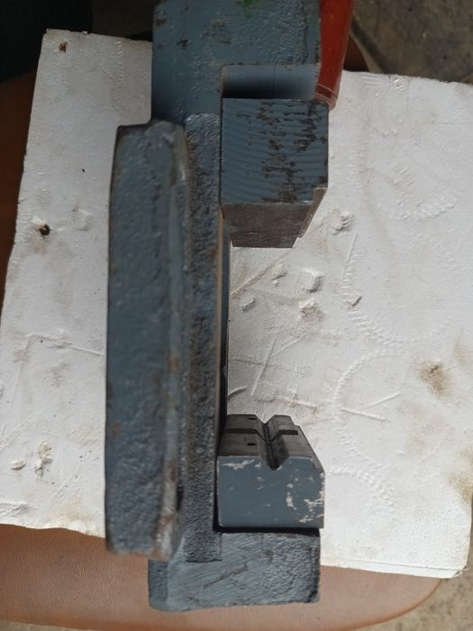 Тиски для сверлильного станка