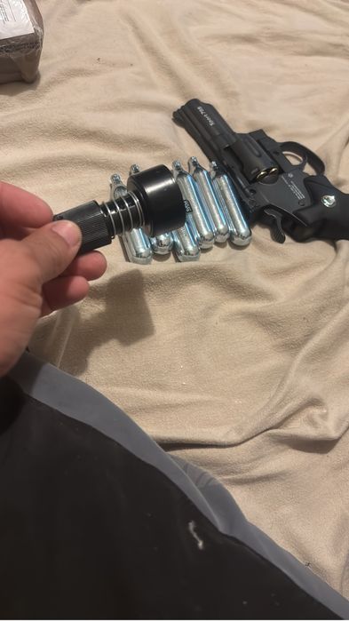 Vendo revolver boner 708  esfera de aço