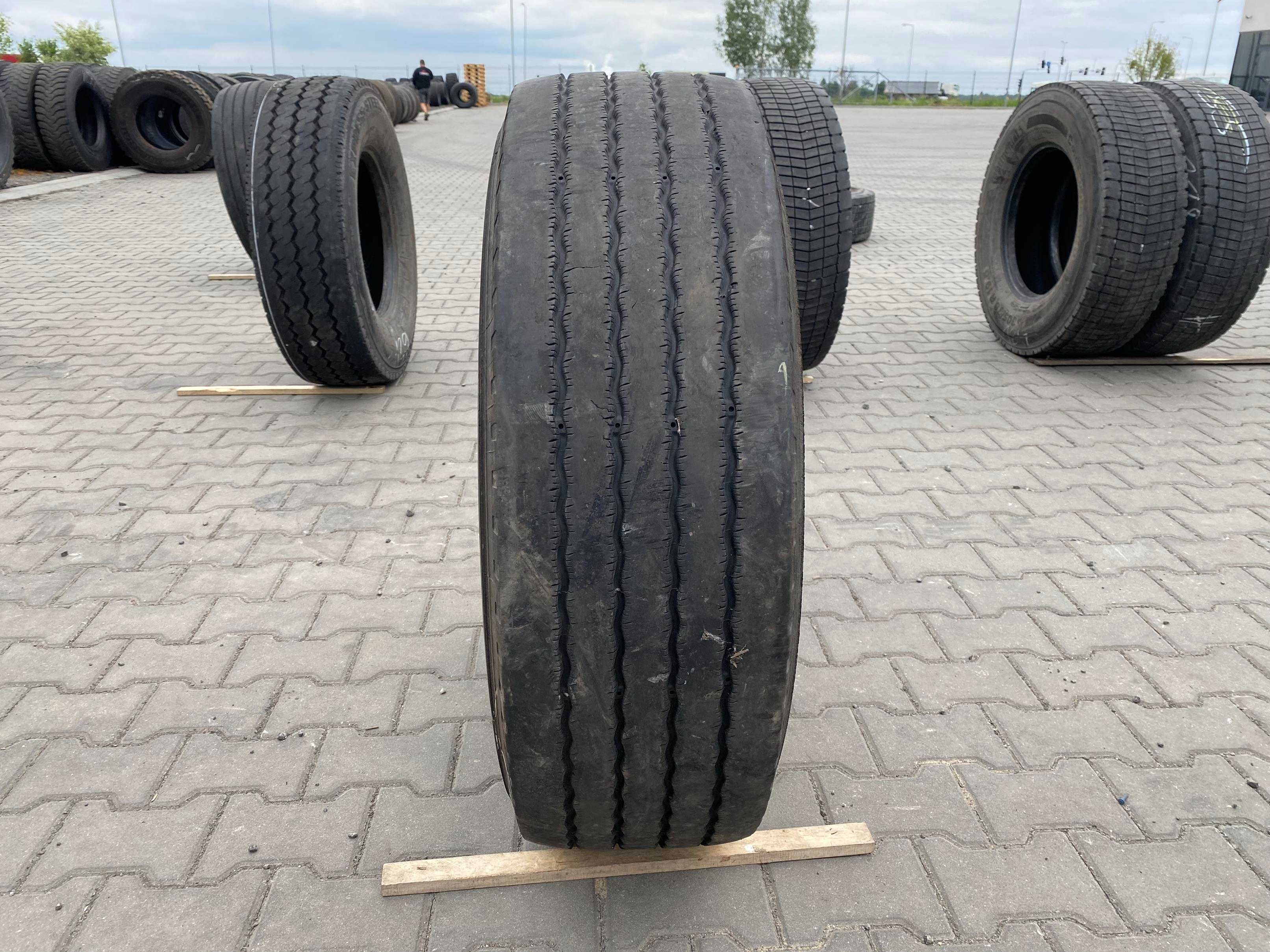 Opona 305/70R19.5 MICHELIN XZE2+ Przód 7-8mm