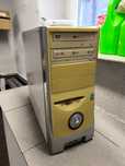 Komputer stacjonarny GA-8IPE1000-G Pentium4 2.80Ghz