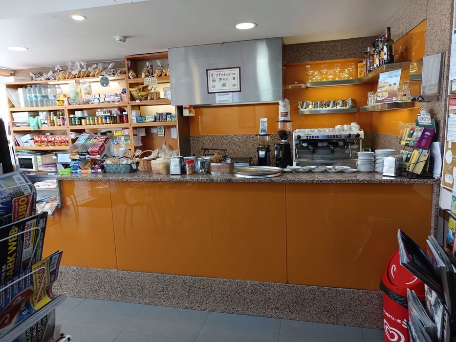 Vende-se Cafetaria