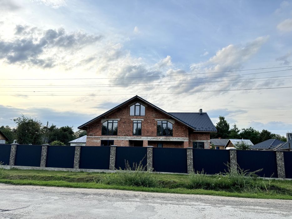 Будинок поблизу Богородчан в с.Жураки