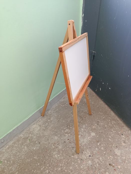 Мольберт, доска двухсторонняя, для рисования мелом и маркером.