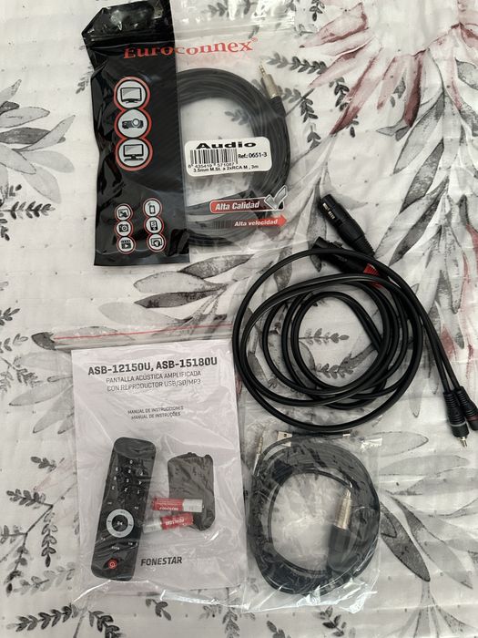 Coluna Som Amplificada FoneStar 15180U + Mesa Som + Microfone sem Fios