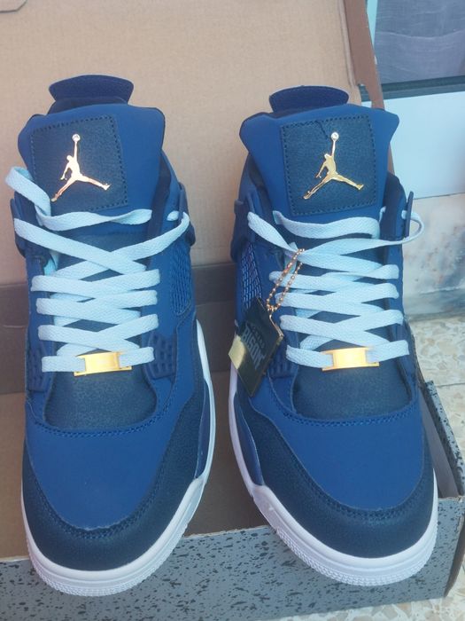 Air Jordan 4 Retro Howard University