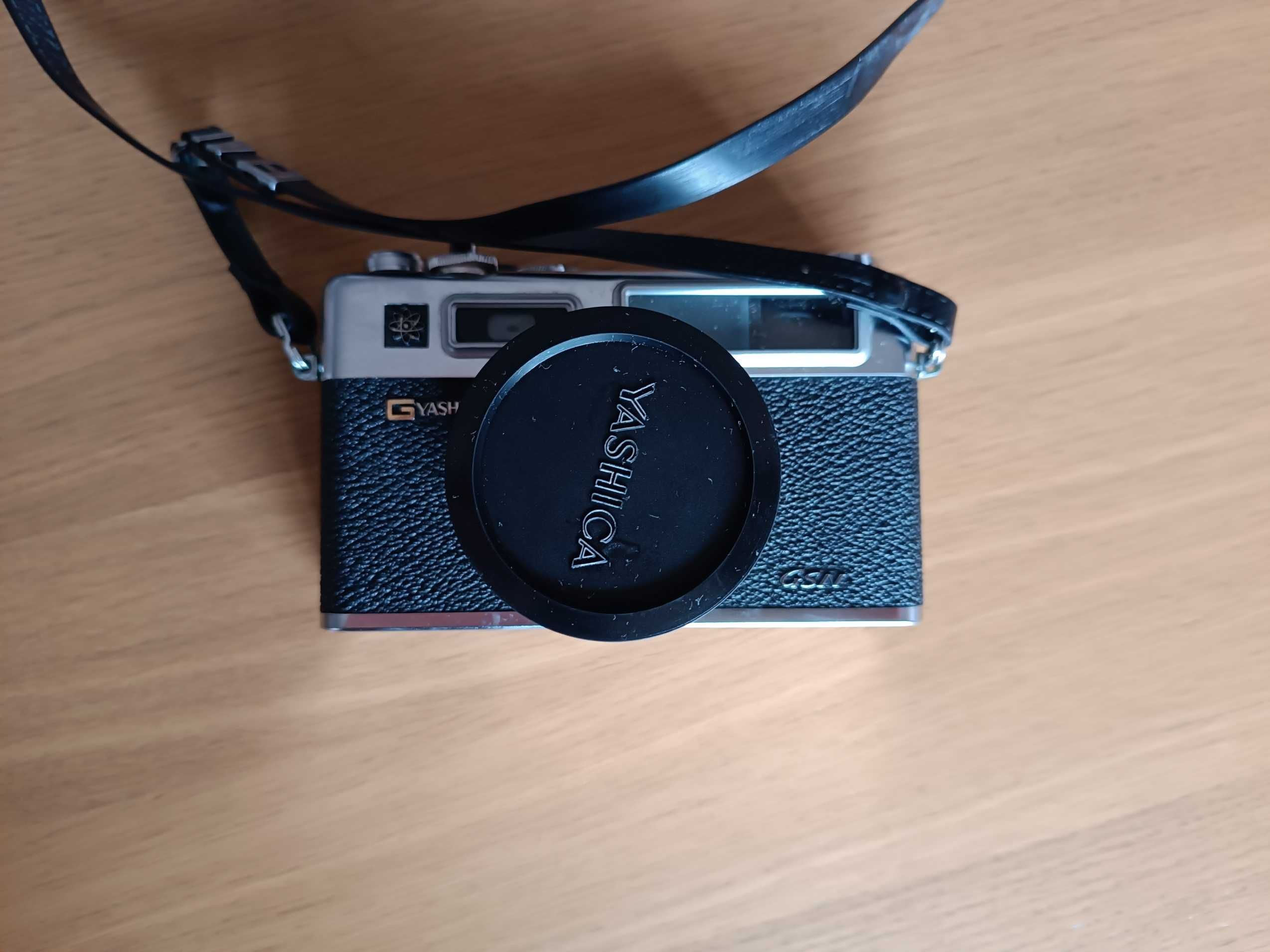 Máquina fotográfica YASHICA electro 35 GSN