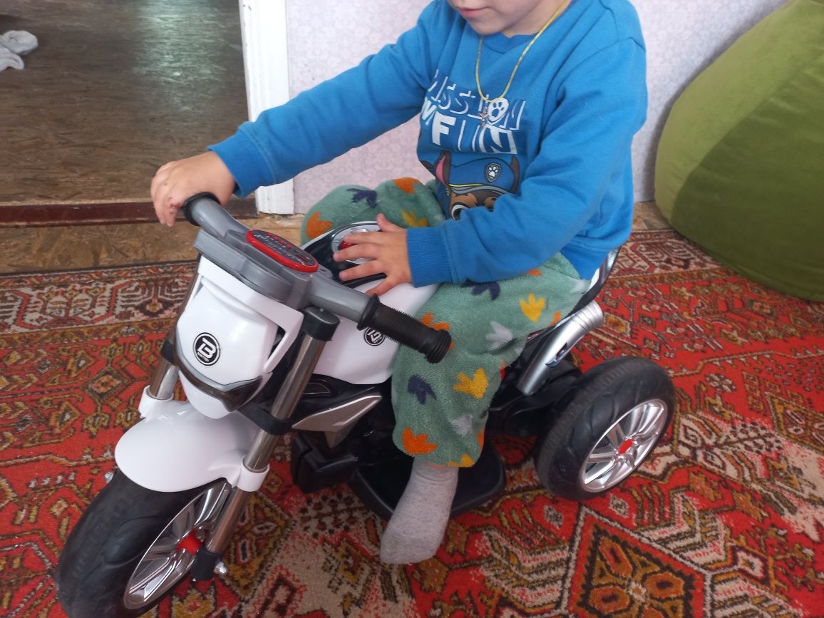 Дитячий мотоцикл-електричний