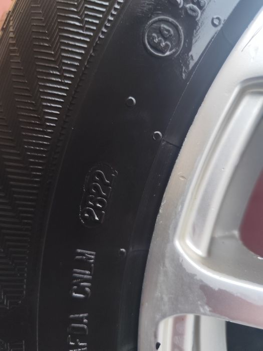 Шини зимові Gislaved 215/70 R16 на дисках