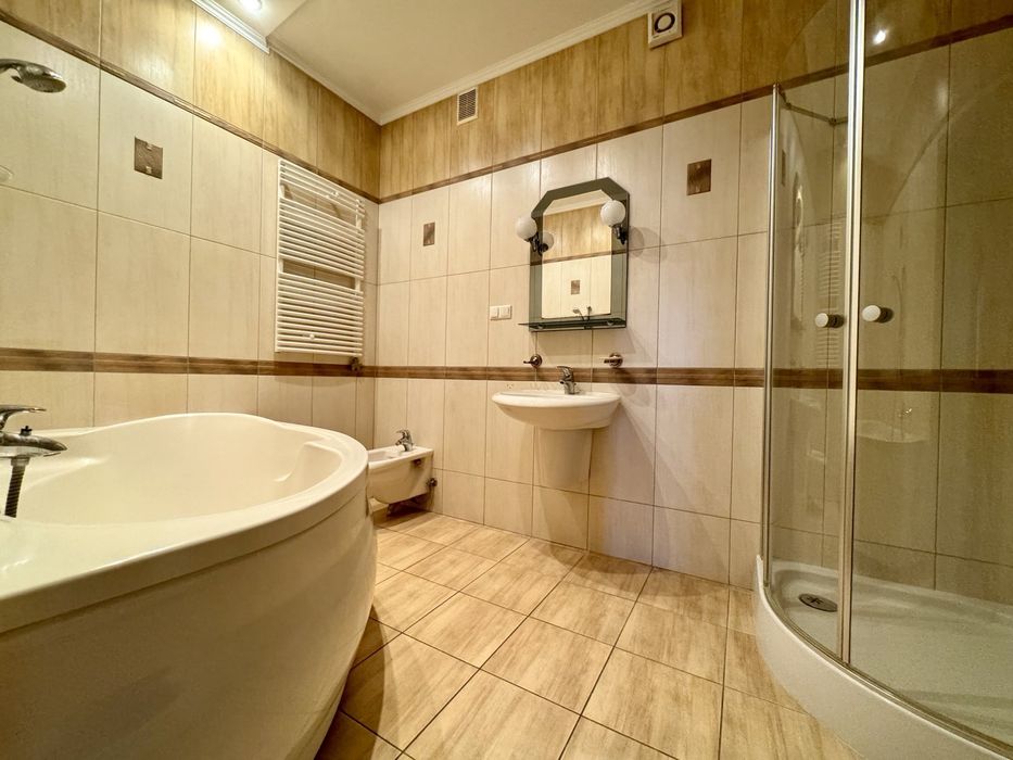 Продаж 4 кім. дворівневої квартири по вул. Чорновола