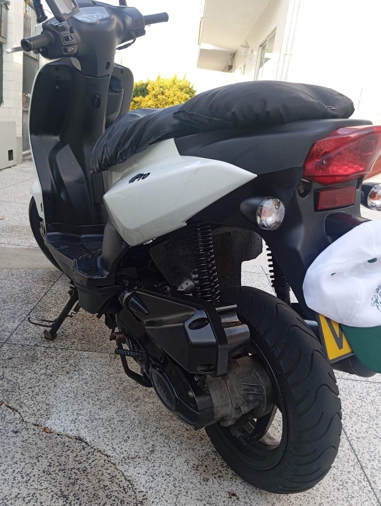 mota sym xpro 50cc não precisa habilitação