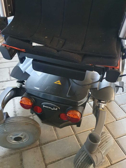 Wózek inwalidzki elektryczny Permobli C300 siedzisko 44 cm -4