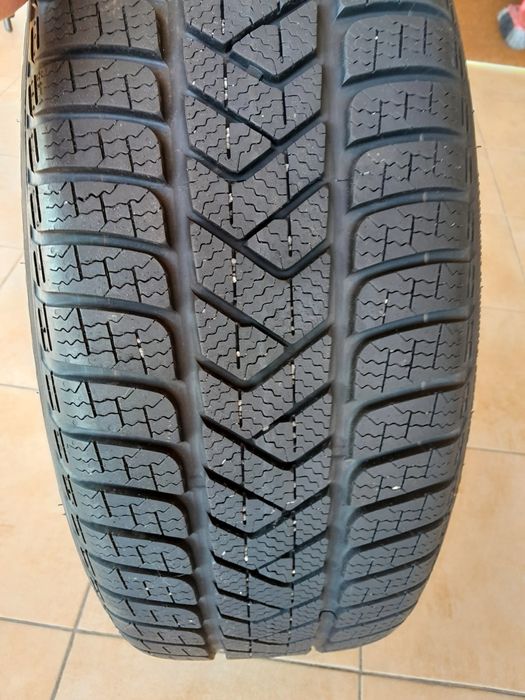 Felgi z oponami 18" BMW X1 2021