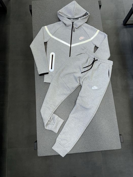 Підлітковий  костюм  nike tech fleece reflective fit  р128-176