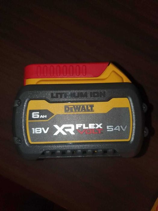 Новий Акумулятор DeWALT XR FLEXVOLT DCB547
