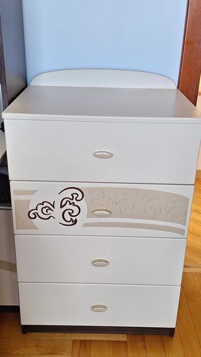 Meble Meblik dla dziewczynki – solidny, pojemny zestaw!