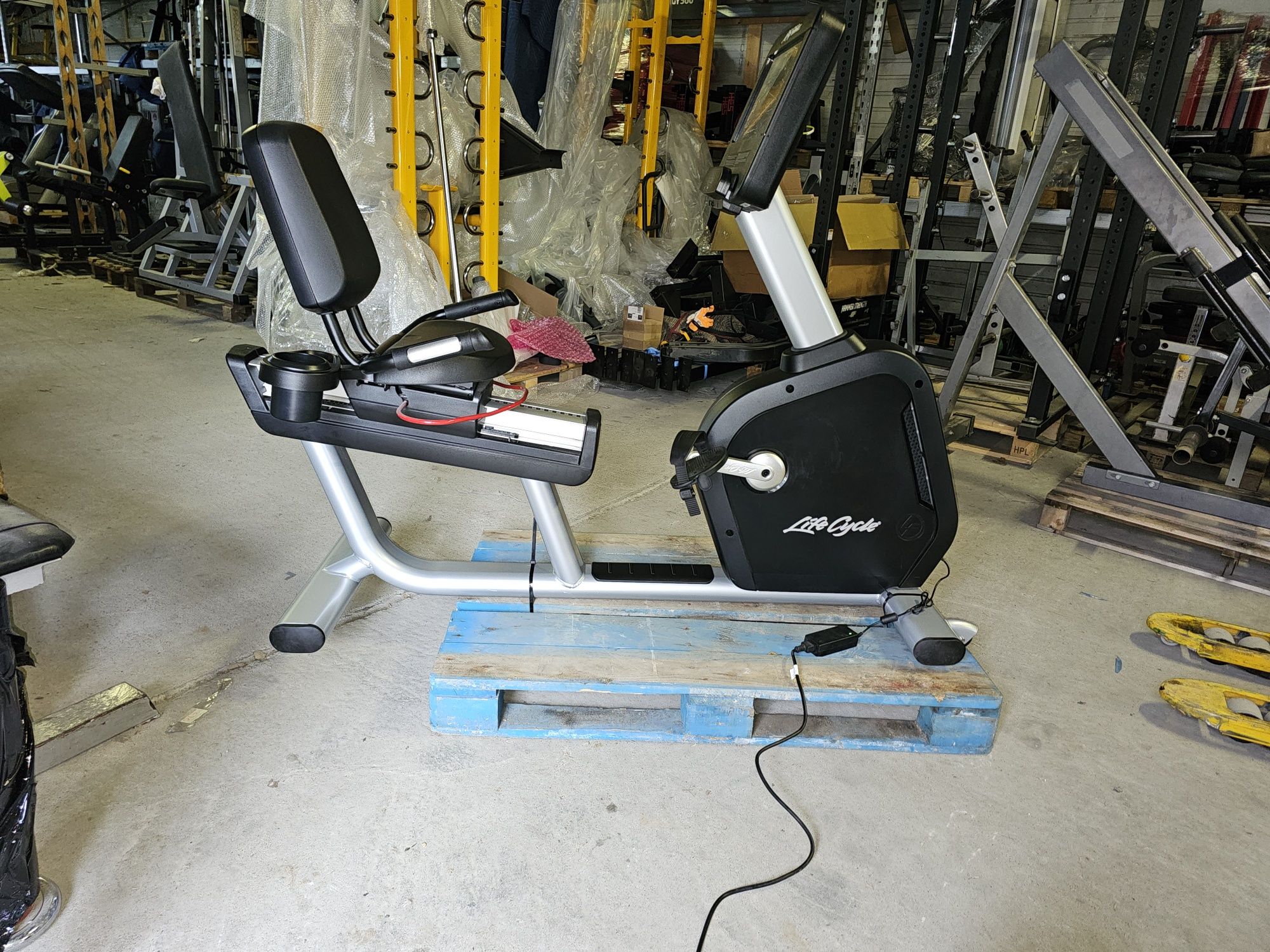 Rower Ppziomy  Life Fitness Recumbent Integrity  INRS SE3 Full HD