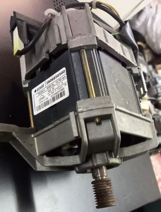 Продам мотор на стиральную машину