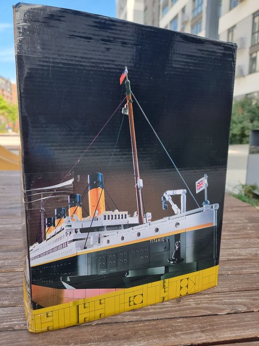 Конструктор 1в1 як LEGO Creator Expert Titanic (9090 дет) (135×44×16)