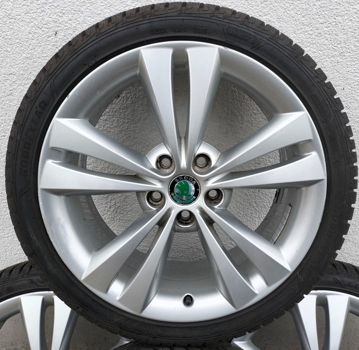 Felgi z oponami zimowymi Skoda Rs Octavia SuperB 7,5x18 ET51 5x112