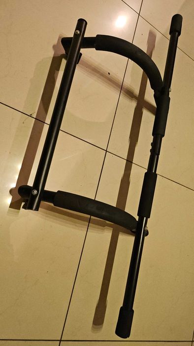 Drążek do ćwiczeń,  pompek podciągania