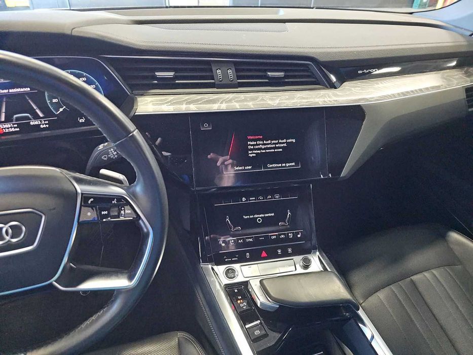 Audi e-tron Premium Plus 2022 ауди