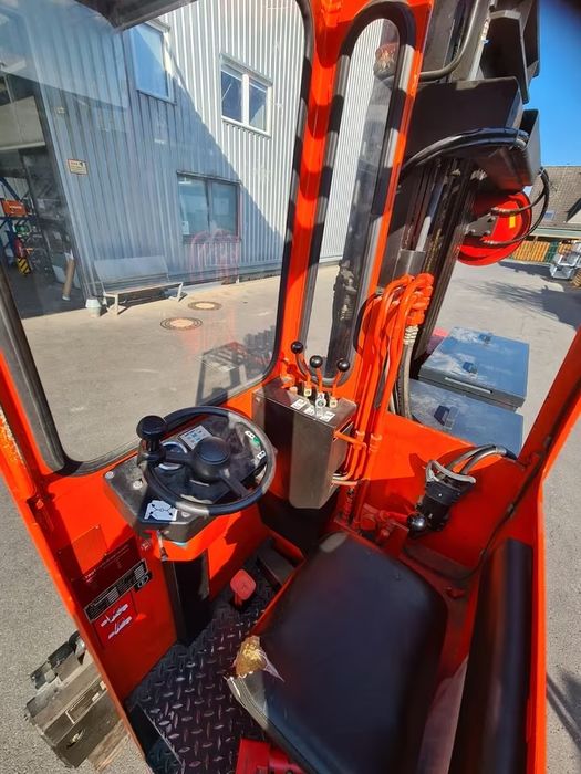 Wózek widłowy czterokierunkowy Kalmar, 3 tony, boczny elektryczny