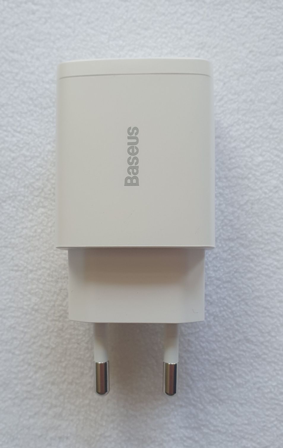 Ładowarka sieciowa Baseus Compact 3xUSB 17W biała