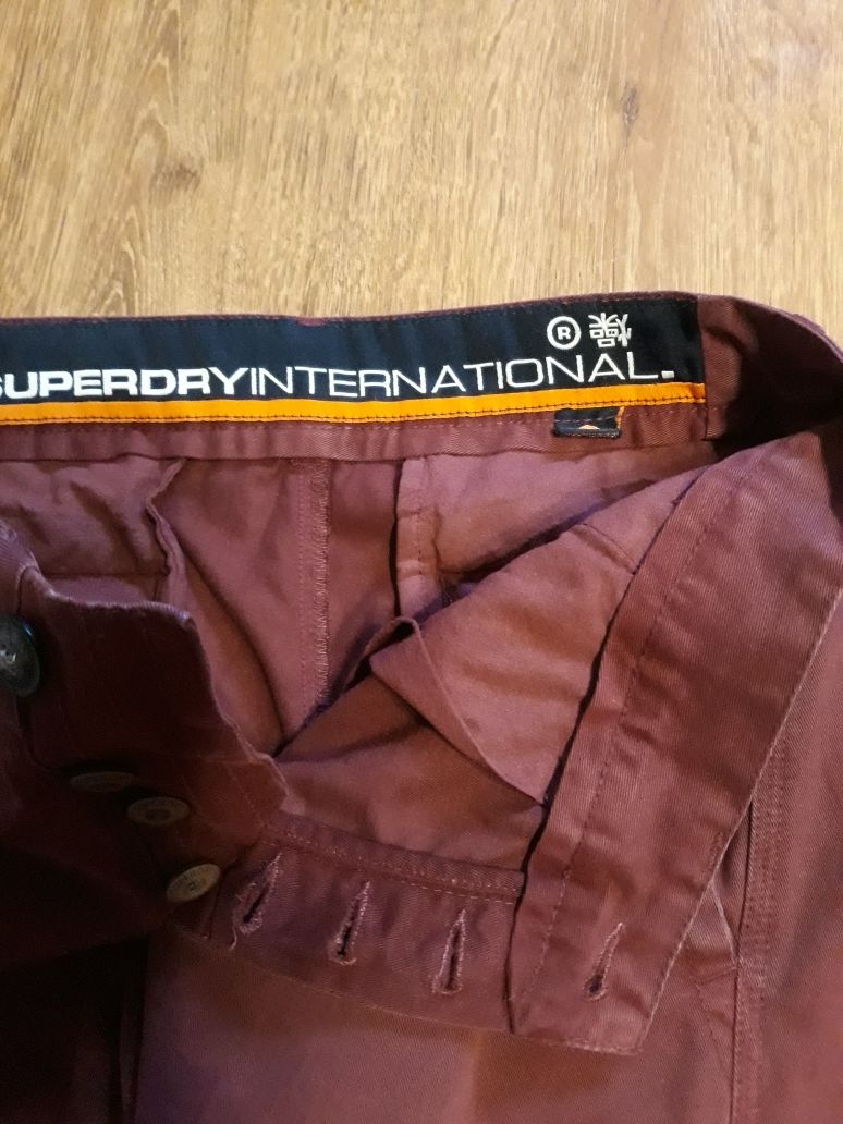 Spodnie krótkie Superdry roz S