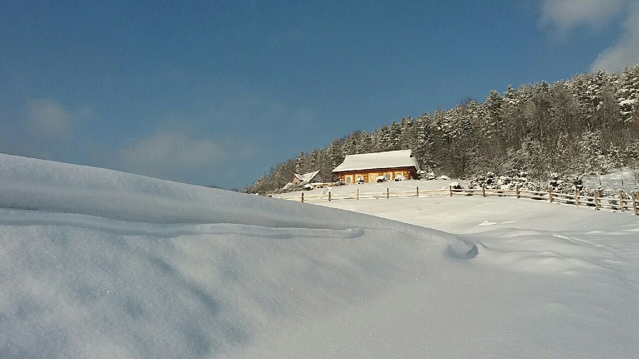 Domek w górach  . Gorce, Beskid Wyspowy.