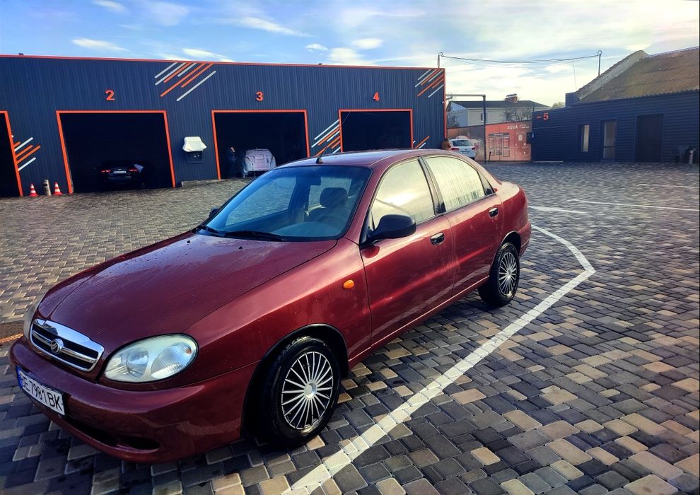 Продам Ланос SE комплектации.