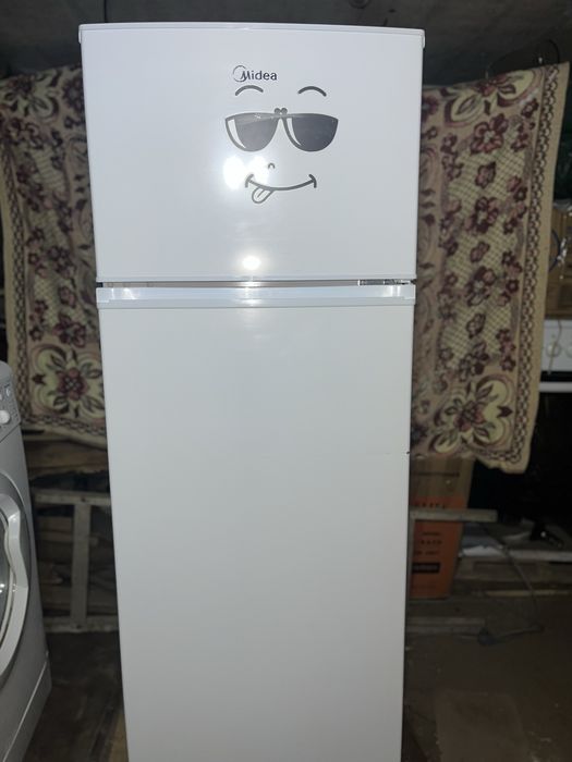 Продам холодильник Midea