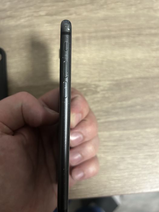 Продам iphone 8