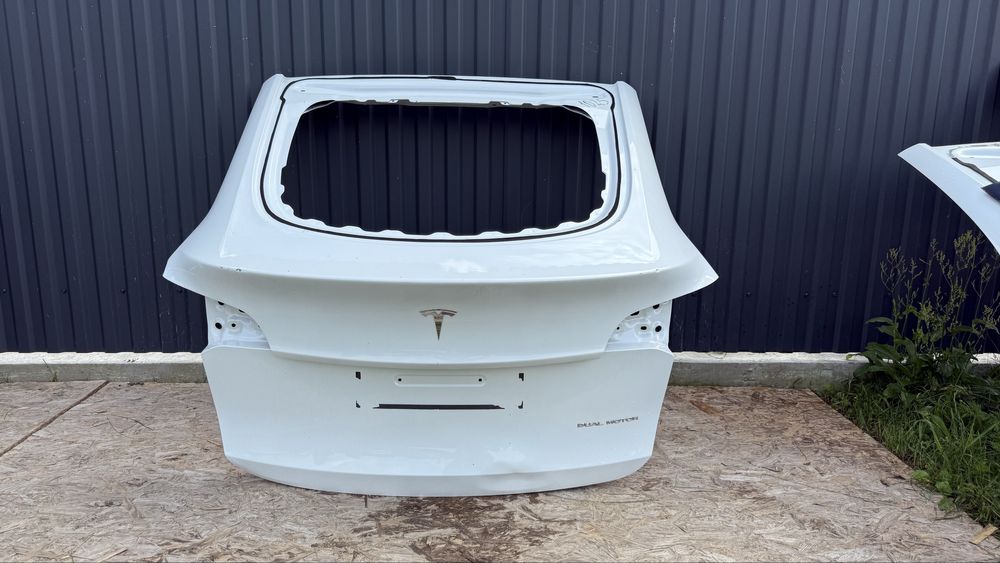 Кришка багажника Тесла Y ляда Tesla MY ляда крышка