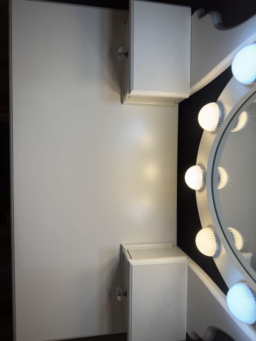 Toaletka używana ze śladami