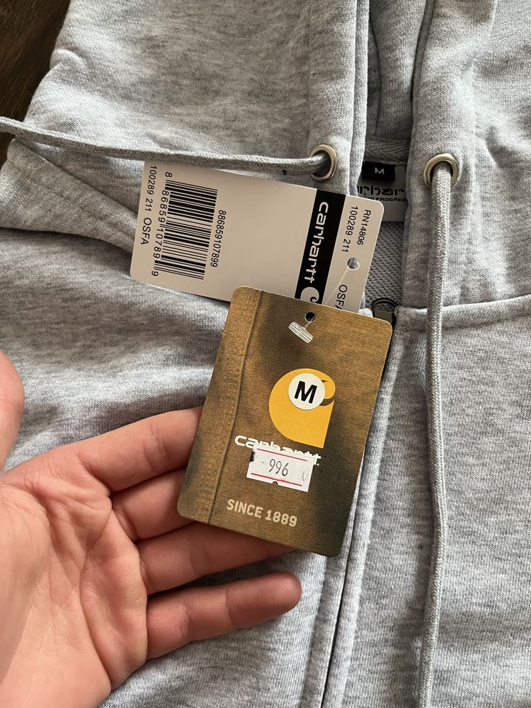 Срочноо продамм Зіпка Carhartt