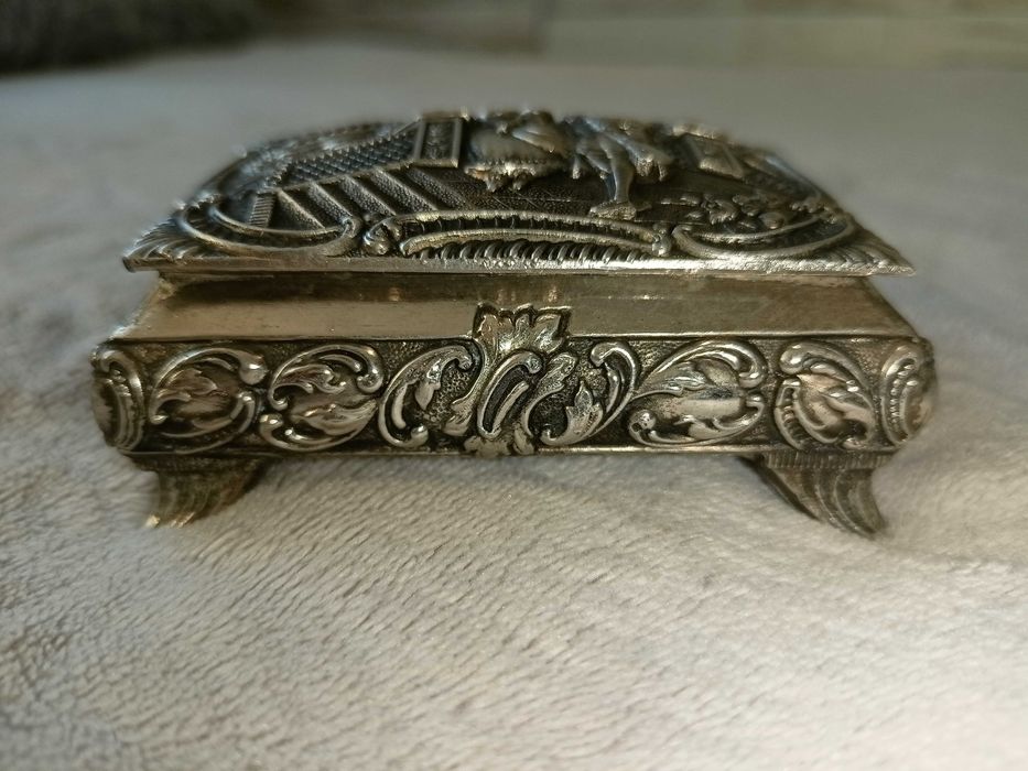 Szkatulka.Vintage z lat 40 . xx-wieku.