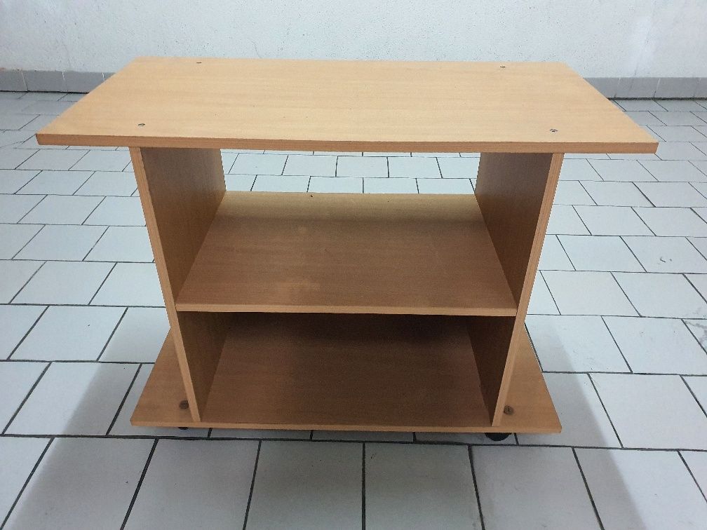 Mesa televisão com prateleiras