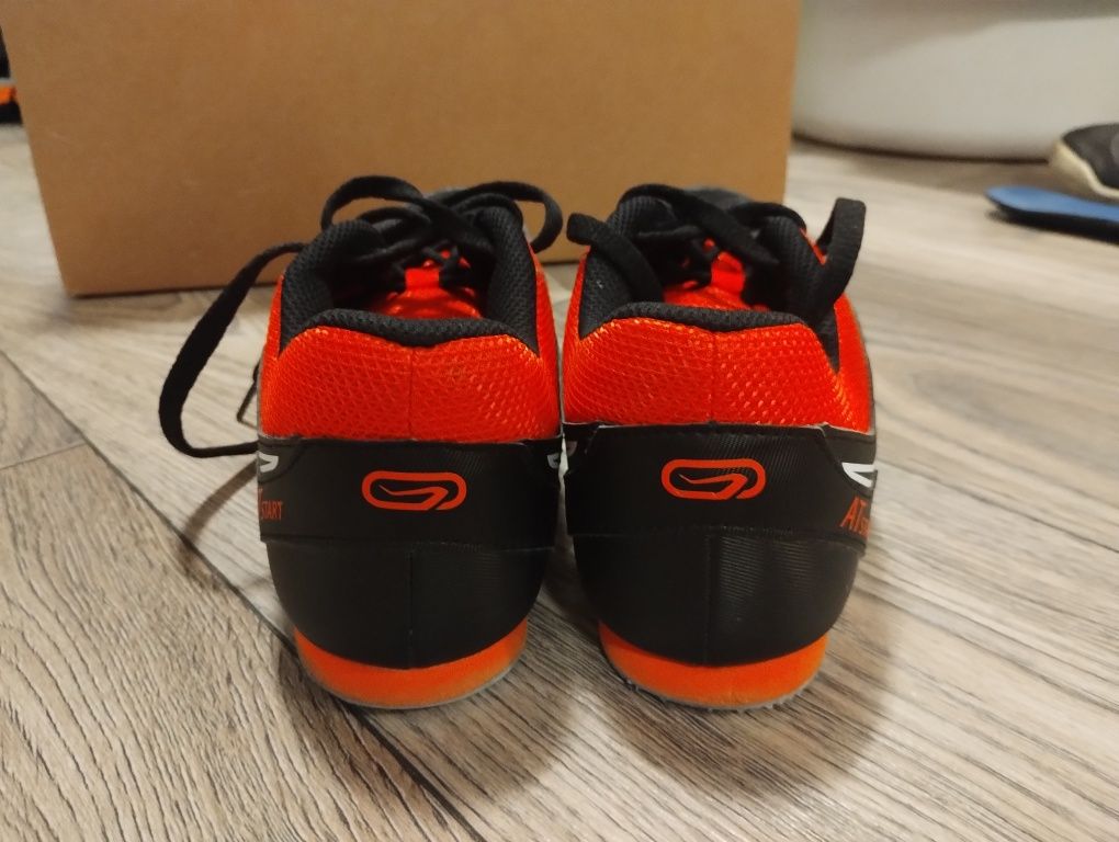 Buty lekkoatletyczne kolejce Kiprun AT Start + klucz  + zapasowe kolce