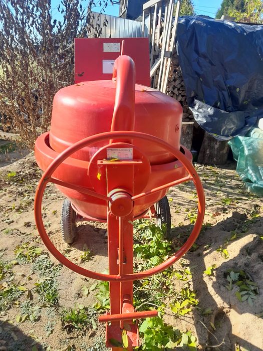 Betoniarka spalinowa