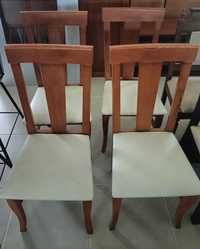 4 Cadeiras em madeira de castanho e tecido bege